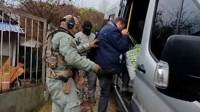 Спецоперация по задержанию 6 обвиняемых в убийствах, о которых рассказал Тесак Спецоперация по задержанию 6 обвиняемых в убийствах, о которых рассказал Тесак - РИА Новости, 1920, 23.12.2020