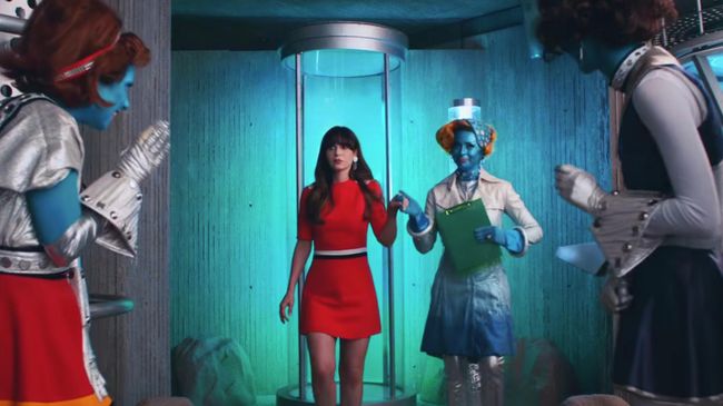 Кадр из видеоклипа Katy Perry Not the End of the World