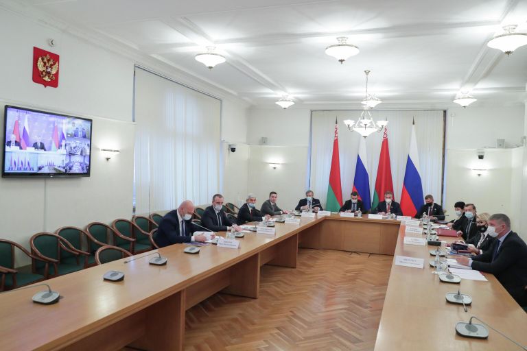 Средства бюджета Союзного государства на 2021 год будут направлены на финансирование 39 программ и 26 мероприятий. В соответствии с положениями Договора о создании Союзного государства принятый Парламентским Собранием бюджет будет внесен в Высший Государственный Совет Союзного государства на утверждение Средства бюджета Союзного государства на 2021 год будут направлены на финансирование 39 программ и 26 мероприятий. В соответствии с положениями Договора о создании Союзного государства принятый Парламентским Собранием бюджет будет внесен в Высший Государственный Совет Союзного государства на утверждение