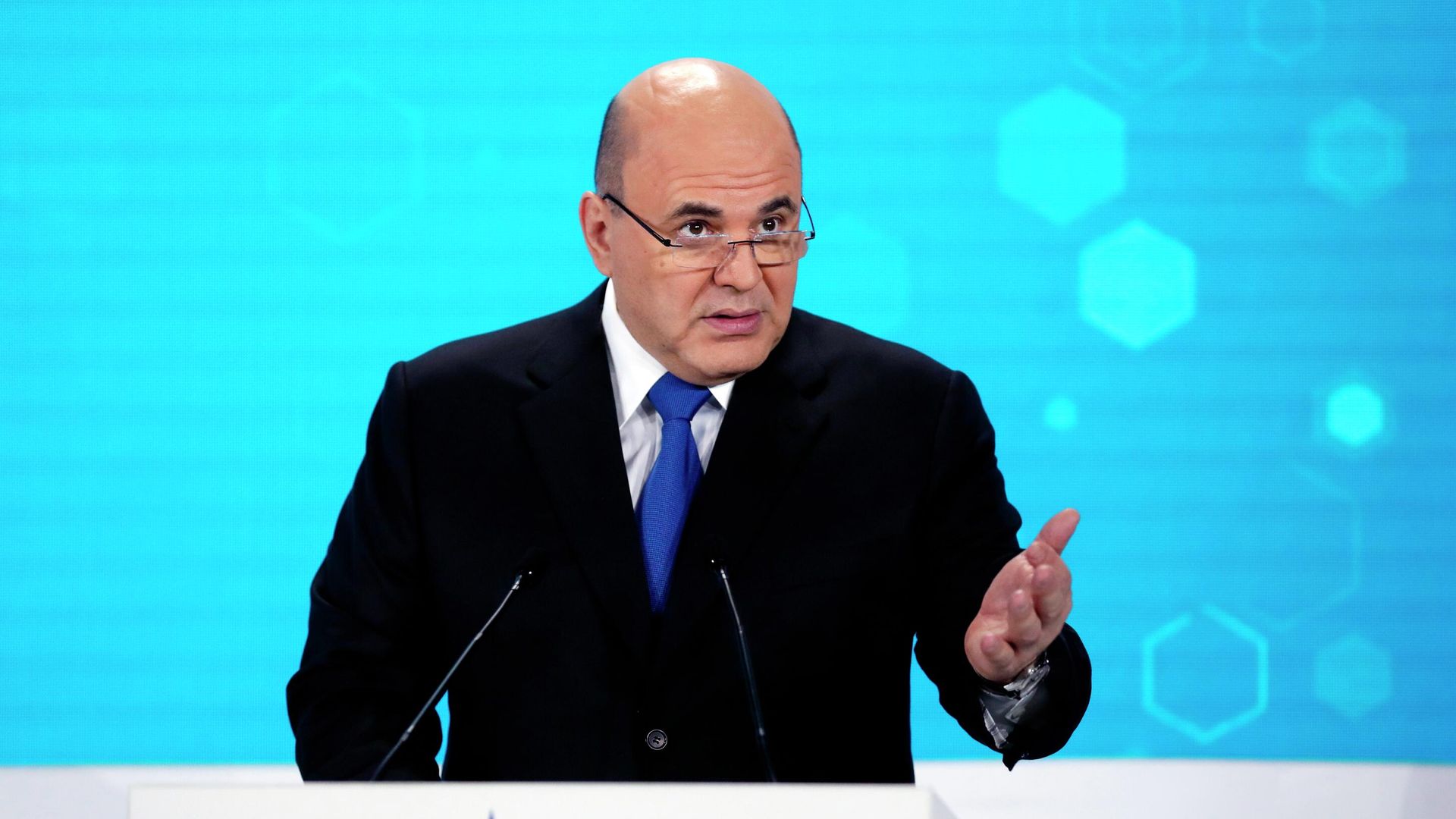 Председатель правительства РФ Михаил Мишустин выступает на церемонии запуска первой очереди фармацевтического завода АО Активный компонент в городе Пушкин Председатель правительства РФ Михаил Мишустин выступает на церемонии запуска первой очереди фармацевтического завода АО Активный компонент в городе Пушкин - РИА Новости, 1920, 25.12.2020