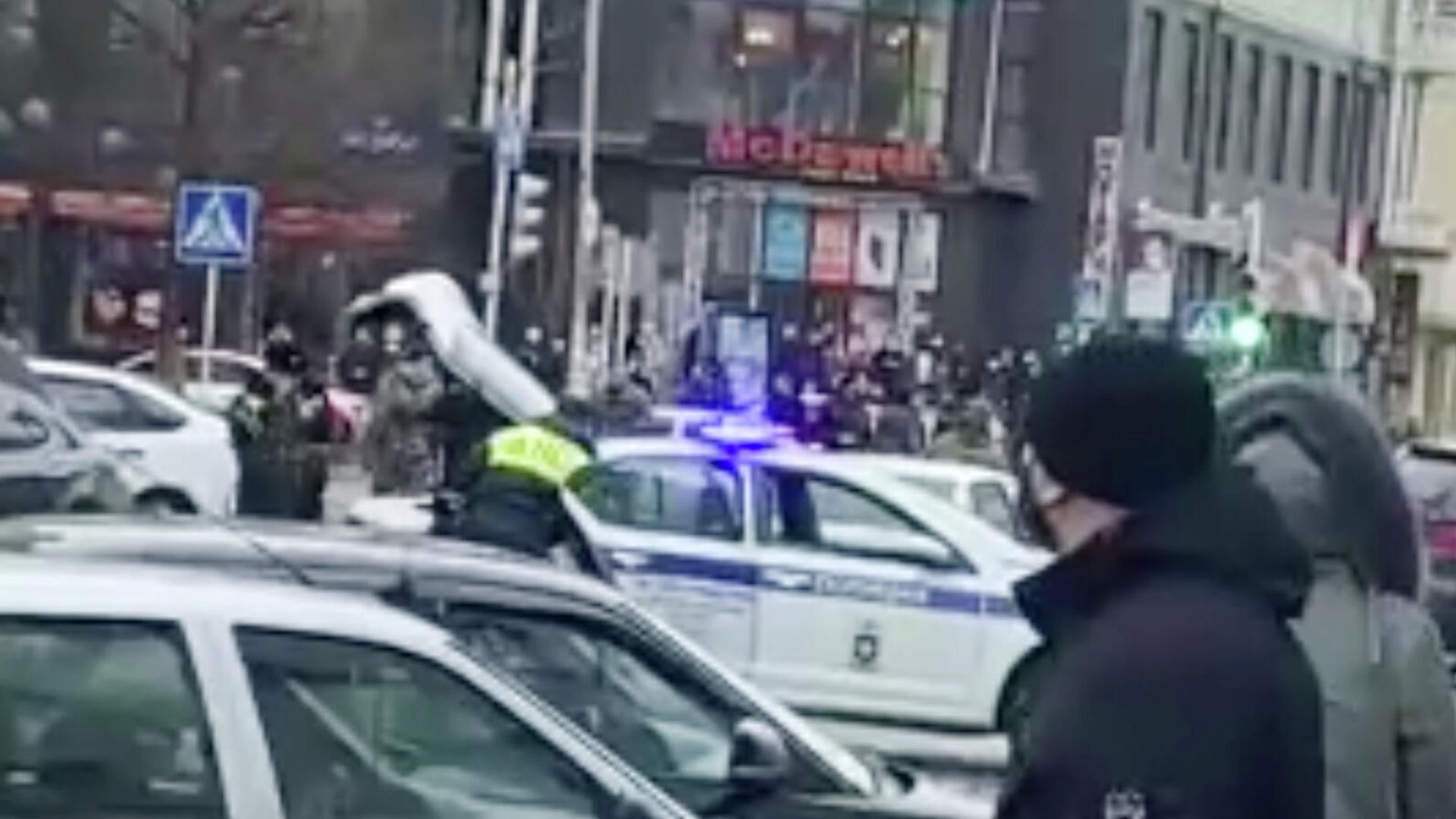 Стрельба в Грозном. Кадр видео очевидцев Стрельба в Грозном. Кадр видео очевидцев - РИА Новости, 1920, 28.12.2020