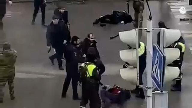 Кадры с места стрельбы в Грозном Кадры с места стрельбы в Грозном - РИА Новости, 1920, 28.12.2020