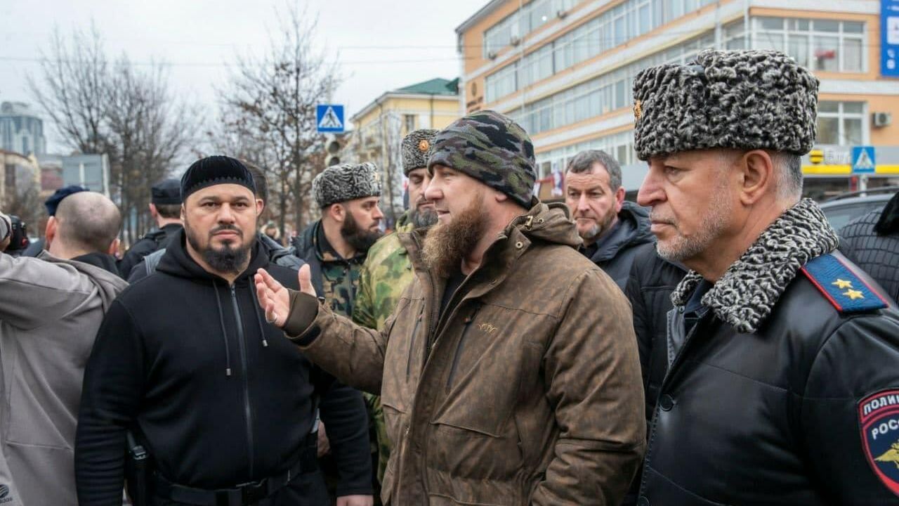 Рамзан Кадыров на месте стрельбы в центре Грозного Рамзан Кадыров на месте стрельбы в центре Грозного - РИА Новости, 1920, 29.12.2020