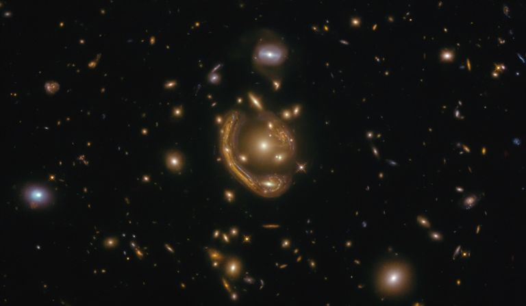 Галактика GAL-CLUS-022058s снятая телескопом Hubble Галактика GAL-CLUS-022058s снятая телескопом Hubble