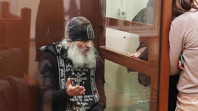 Бывший схимонах Сергий (Николай Романов) в Басманном суде Москвы