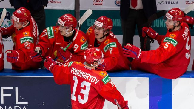 Игрок молодежной сборной России по хоккею Василий Пономарев