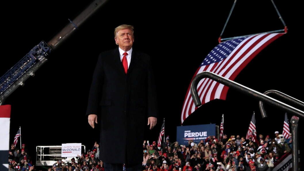 Президент США Дональд Трамп во время выступления перед своими сторонниками в Джорджии Президент США Дональд Трамп во время выступления перед своими сторонниками в Джорджии - РИА Новости, 1920, 05.01.2021