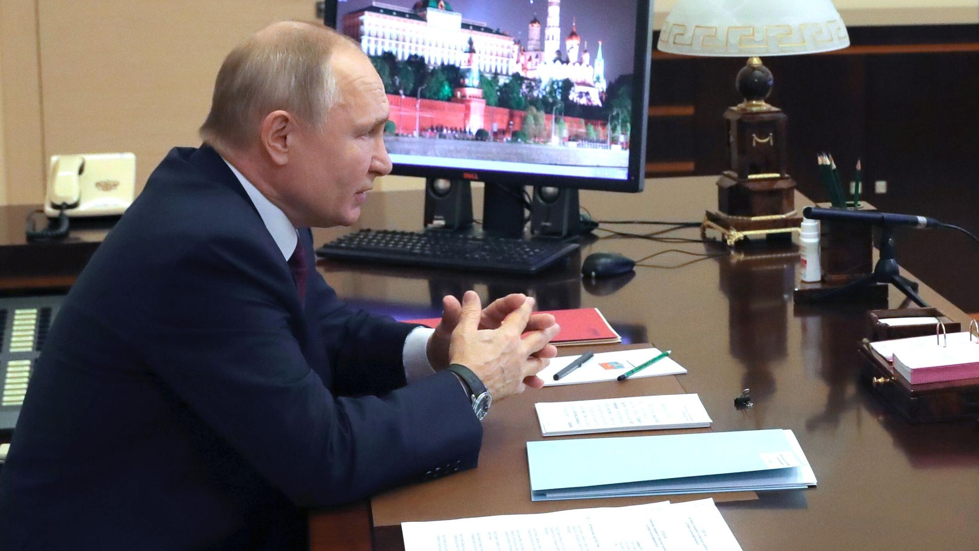 Президент РФ Владимир Путин провел совещание по вопросам социальной защиты населения Президент РФ Владимир Путин провел совещание по вопросам социальной защиты населения - РИА Новости, 1920, 05.01.2021
