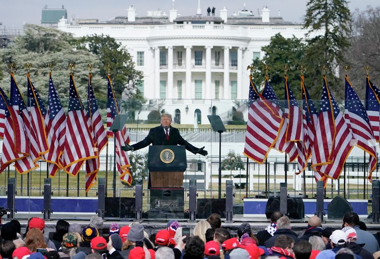 Президент Дональд Трамп выступает на митинге в Вашингтоне Президент Дональд Трамп выступает на митинге в Вашингтоне
