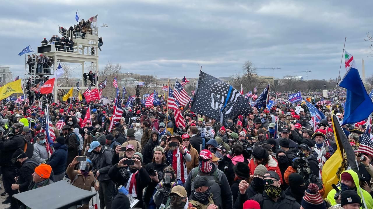 Акция протеста сторонников Д. Трампа в Вашингтоне Акция протеста сторонников Д. Трампа в Вашингтоне - РИА Новости, 1920, 07.01.2021