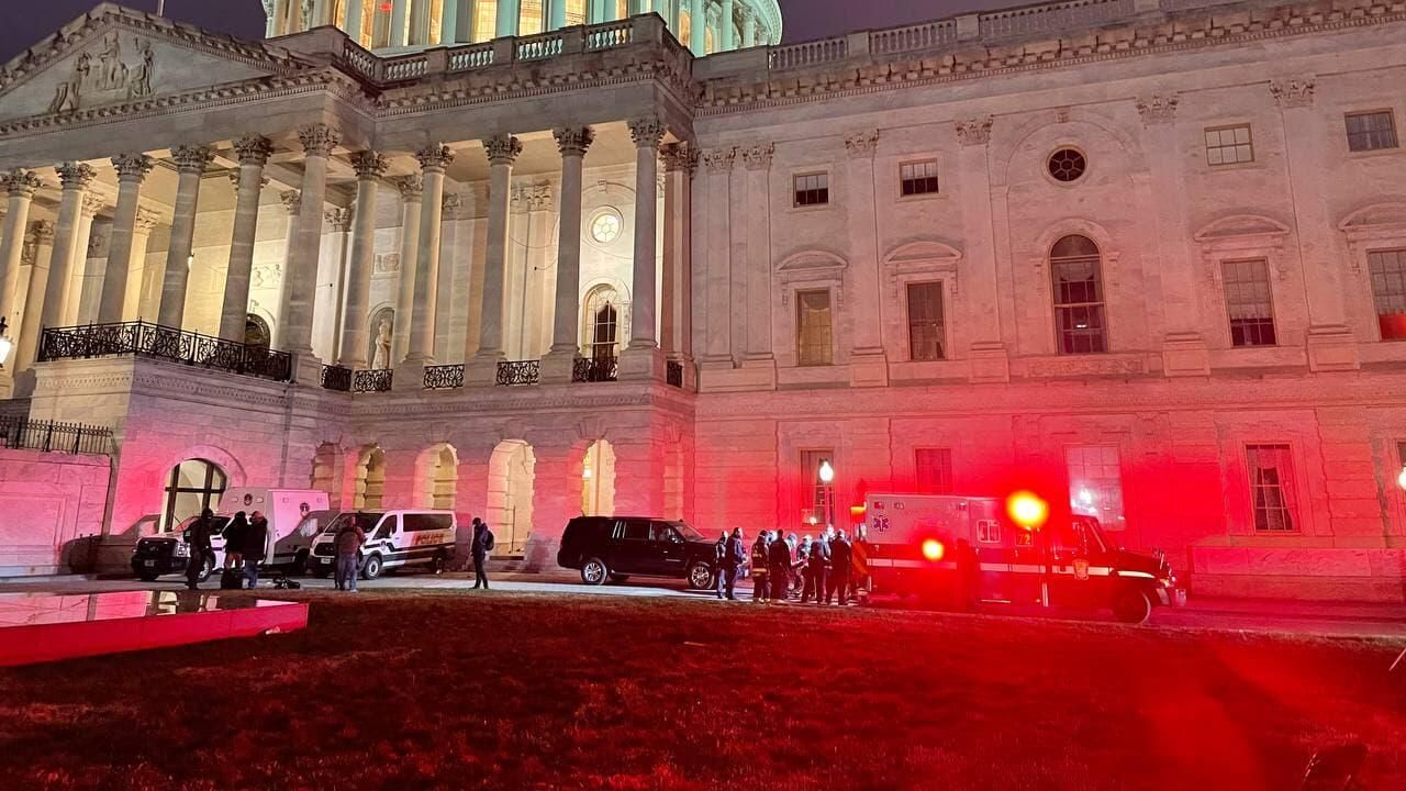 Здание Капитолия в Вашингтоне после протестов Здание Капитолия в Вашингтоне после протестов - РИА Новости, 1920, 07.01.2021
