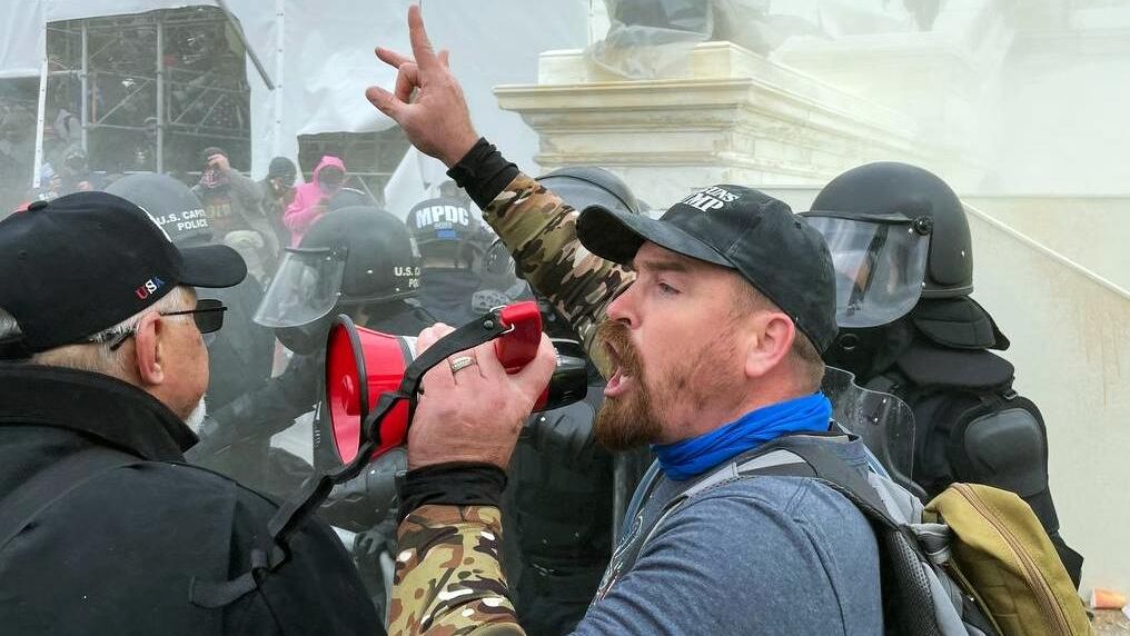 Акция протеста сторонников Дональда Трампа в Вашингтоне Акция протеста сторонников Дональда Трампа в Вашингтоне - РИА Новости, 1920, 07.01.2021