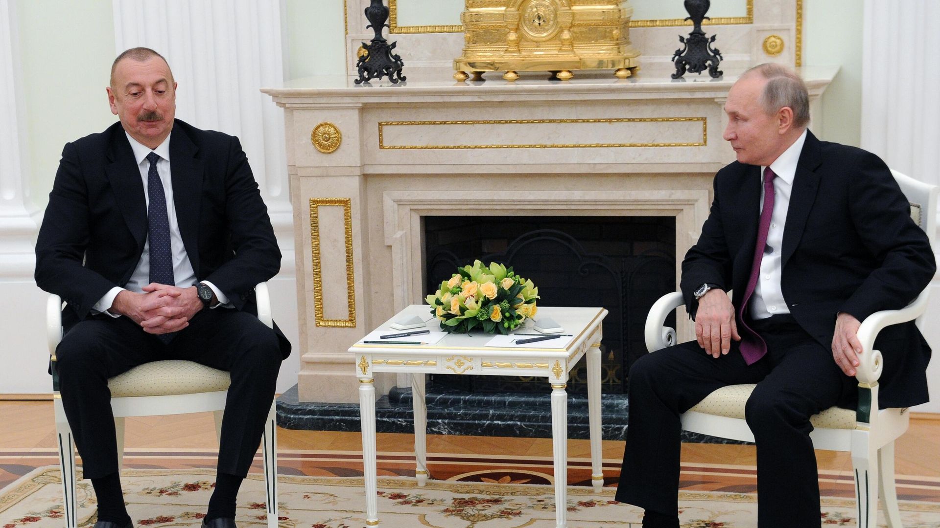 Президент РФ Владимир Путин и президент Азербайджана Ильхам Алиев (слева) во время двусторонней встречи в Кремле - РИА Новости, 1920, 23.06.2021