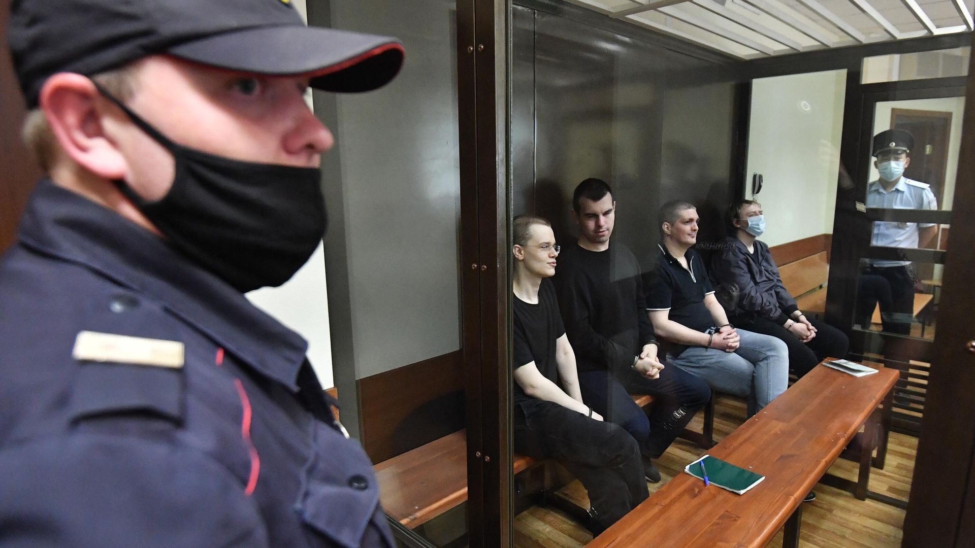 Фигуранты дела Нового величия Вячеслав Крюков, Руслан Костыленков, Петр Карамзин и Дмитрий Полетаев во время судебного заседания Фигуранты дела Нового величия Вячеслав Крюков, Руслан Костыленков, Петр Карамзин и Дмитрий Полетаев во время судебного заседания - РИА Новости, 1920, 17.01.2022