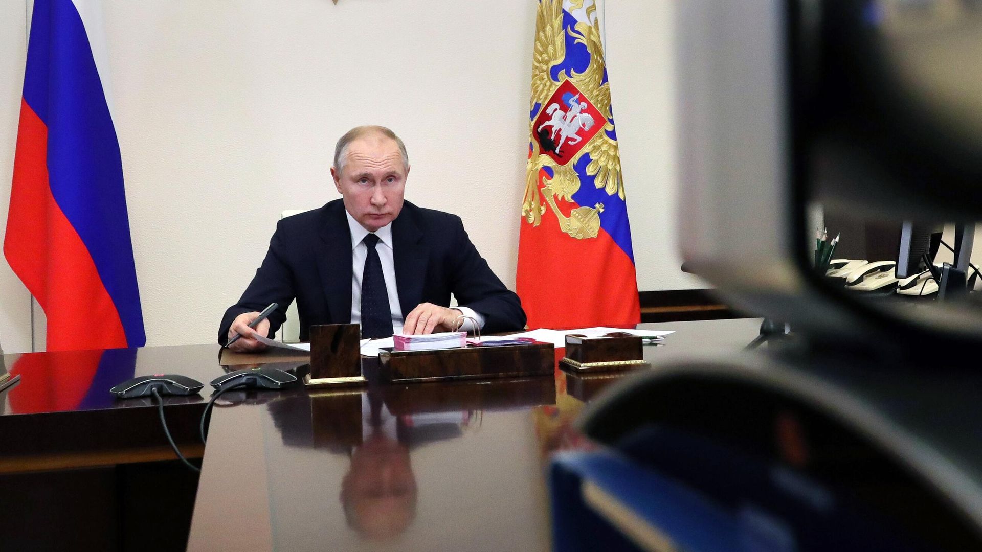 Президент РФ Владимир Путин во время встречи в режиме видеоконференции с главой Удмуртии Александром Бречаловым - РИА Новости, 1920, 25.01.2021