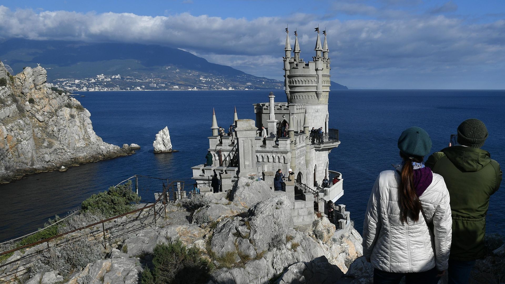 Дворец-замок Ласточкино гнездо в Крыму Дворец-замок Ласточкино гнездо в Крыму - РИА Новости, 1920, 27.04.2022