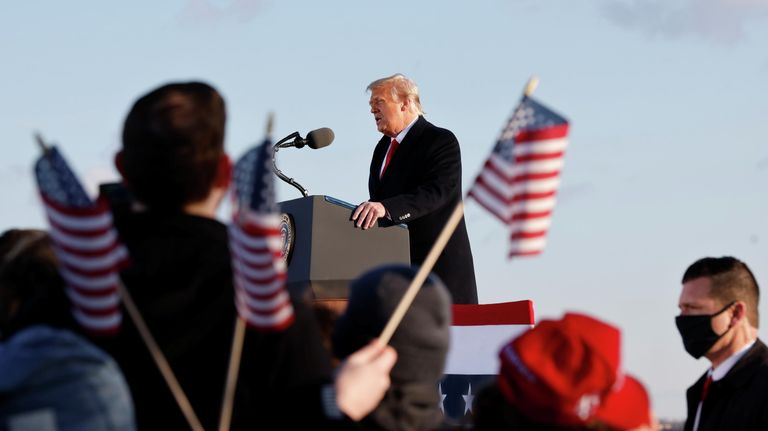Президент США Дональд Трамп во время выступления на базе Эндрюс, штат Мэриленд Президент США Дональд Трамп во время выступления на базе Эндрюс, штат Мэриленд