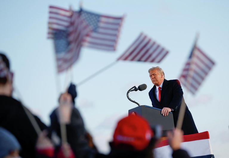 Президент США Дональд Трамп во время выступления на базе Эндрюс, штат Мэриленд Президент США Дональд Трамп во время выступления на базе Эндрюс, штат Мэриленд