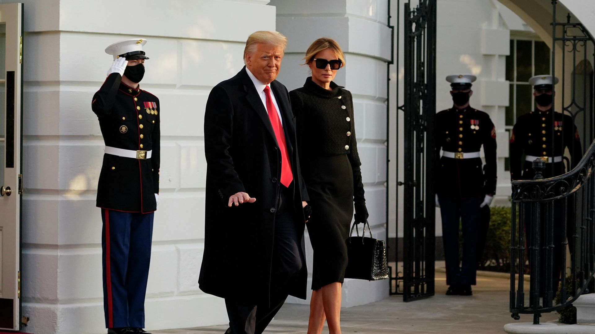 Президент США Дональд Трамп и его супруга Меланья покидают Белый дом - РИА Новости, 1920, 31.03.2021