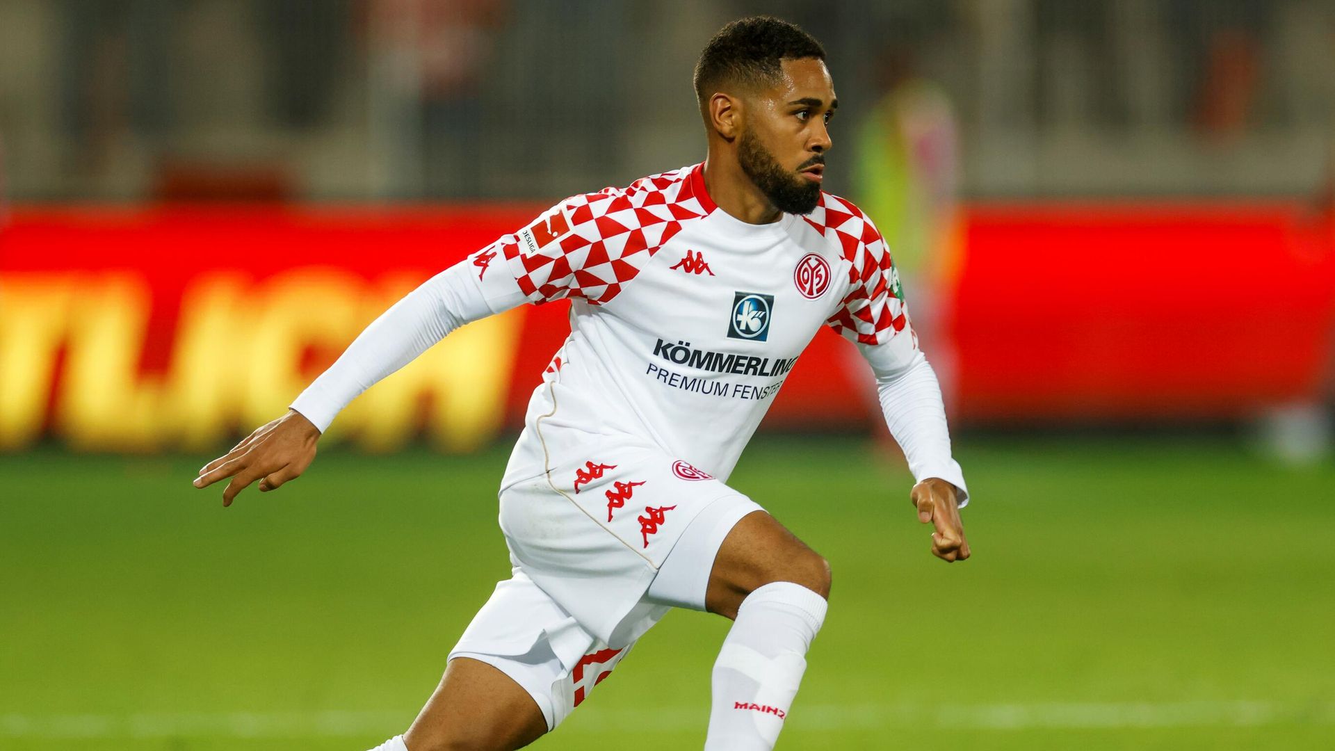 Mainz' Dutch defender Jeremiah St Juste runs with the ball during the German first division Bundesliga football match 1 FC Union Berlin v 1 FSV Mainz 05 on October 2, 2020 in Berlin. (Photo by Odd ANDERSEN / AFP) / DFL REGULATIONS PROHIBIT ANY USE OF PHOTOGRAPHS AS IMAGE SEQUENCES AND/OR QUASI-VIDEO Mainz' Dutch defender Jeremiah St Juste runs with the ball during the German first division Bundesliga football match 1 FC Union Berlin v 1 FSV Mainz 05 on October 2, 2020 in Berlin. (Photo by Odd ANDERSEN / AFP) / DFL REGULATIONS PROHIBIT ANY USE OF PHOTOGRAPHS AS IMAGE SEQUENCES AND/OR QUASI-VIDEO - РИА Новости, 1920, 21.01.2021