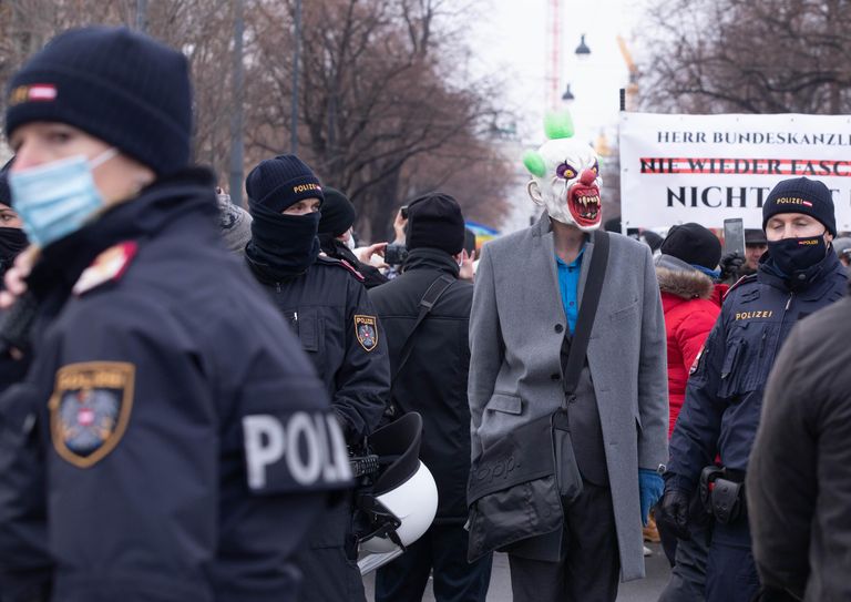 Акция против мер по борьбе с коронавирусом в Австрии Акция против мер по борьбе с коронавирусом в Австрии