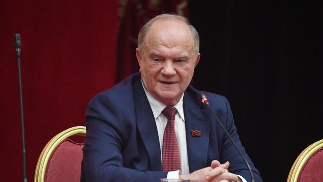 Председатель ЦК КПРФ Геннадий Зюганов на XIII пленуме ЦК КПРФ Председатель ЦК КПРФ Геннадий Зюганов на XIII пленуме ЦК КПРФ