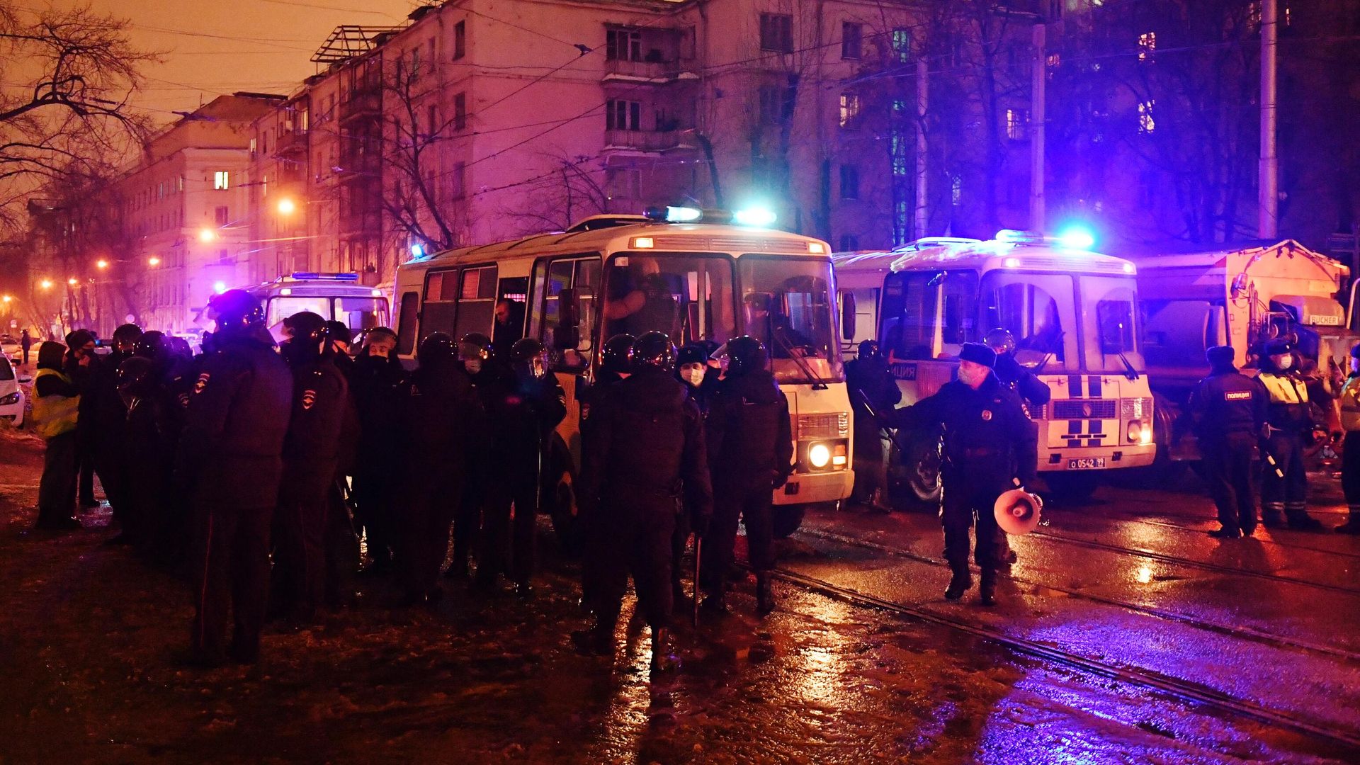 В Москве полностью перекрыли улицу у Матросской тишины В Москве полностью перекрыли улицу у Матросской тишины - РИА Новости, 1920, 23.01.2021