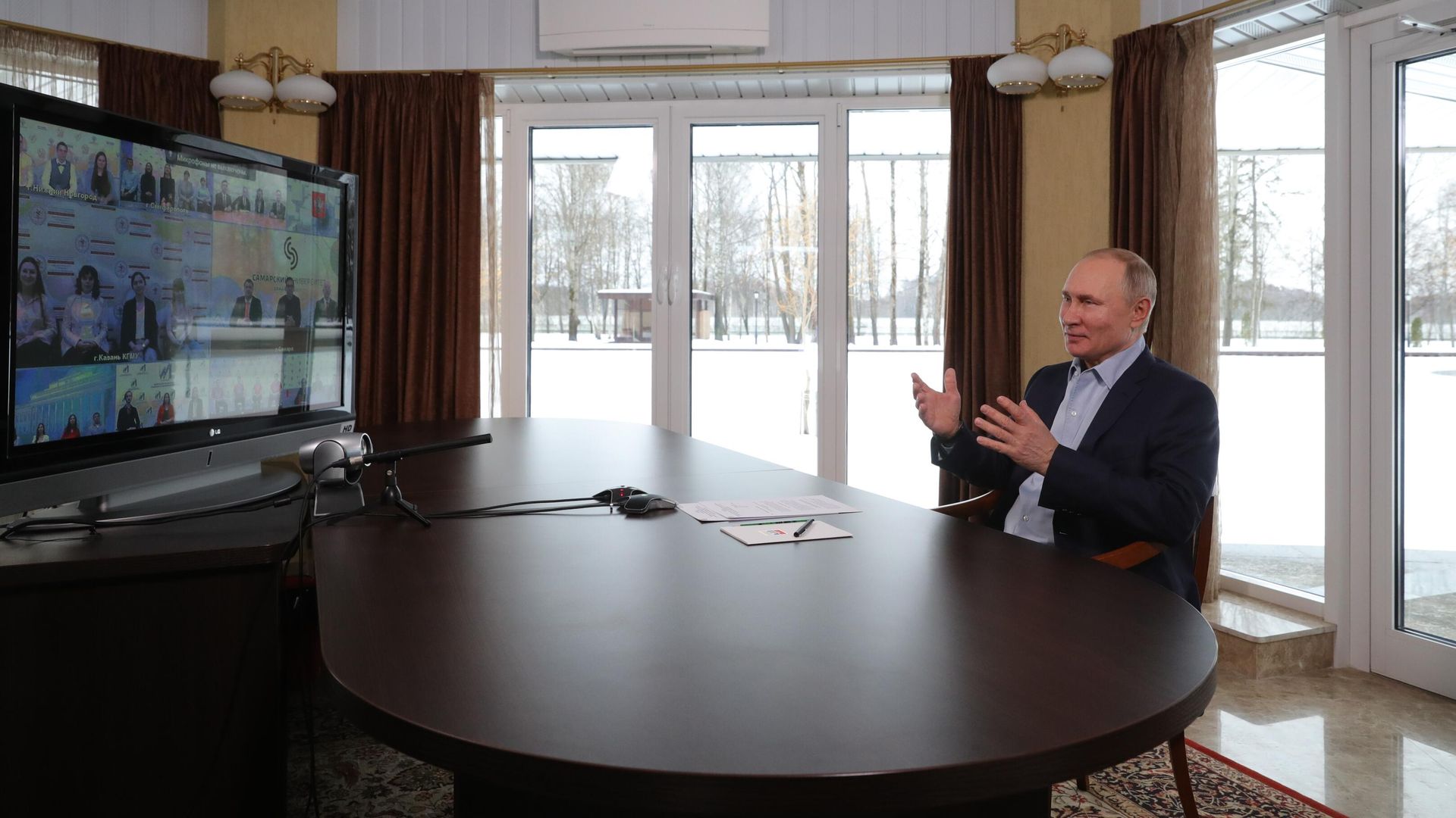 Президент РФ Владимир Путин проводит в режиме видеоконференции встречу с учащимися высших учебных заведений по случаю Дня российского студенчества Президент РФ Владимир Путин проводит в режиме видеоконференции встречу с учащимися высших учебных заведений по случаю Дня российского студенчества - РИА Новости, 1920, 25.01.2021