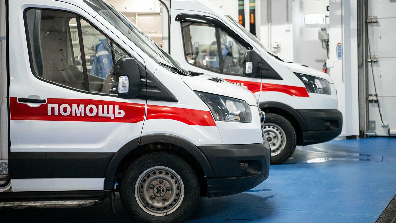 Автомобили медицинской помощи Автомобили медицинской помощи - РИА Новости, 1920, 29.04.2024
