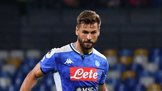 Napoli's Spanish forward Fernando Llorente runs with the ball during the Italian Serie A football match Napoli vs Sampdoria on September 14, 2019 at the San Paolo stadium in Naples. (Photo by Andreas SOLARO / AFP) Napoli's Spanish forward Fernando Llorente runs with the ball during the Italian Serie A football match Napoli vs Sampdoria on September 14, 2019 at the San Paolo stadium in Naples. (Photo by Andreas SOLARO / AFP)
