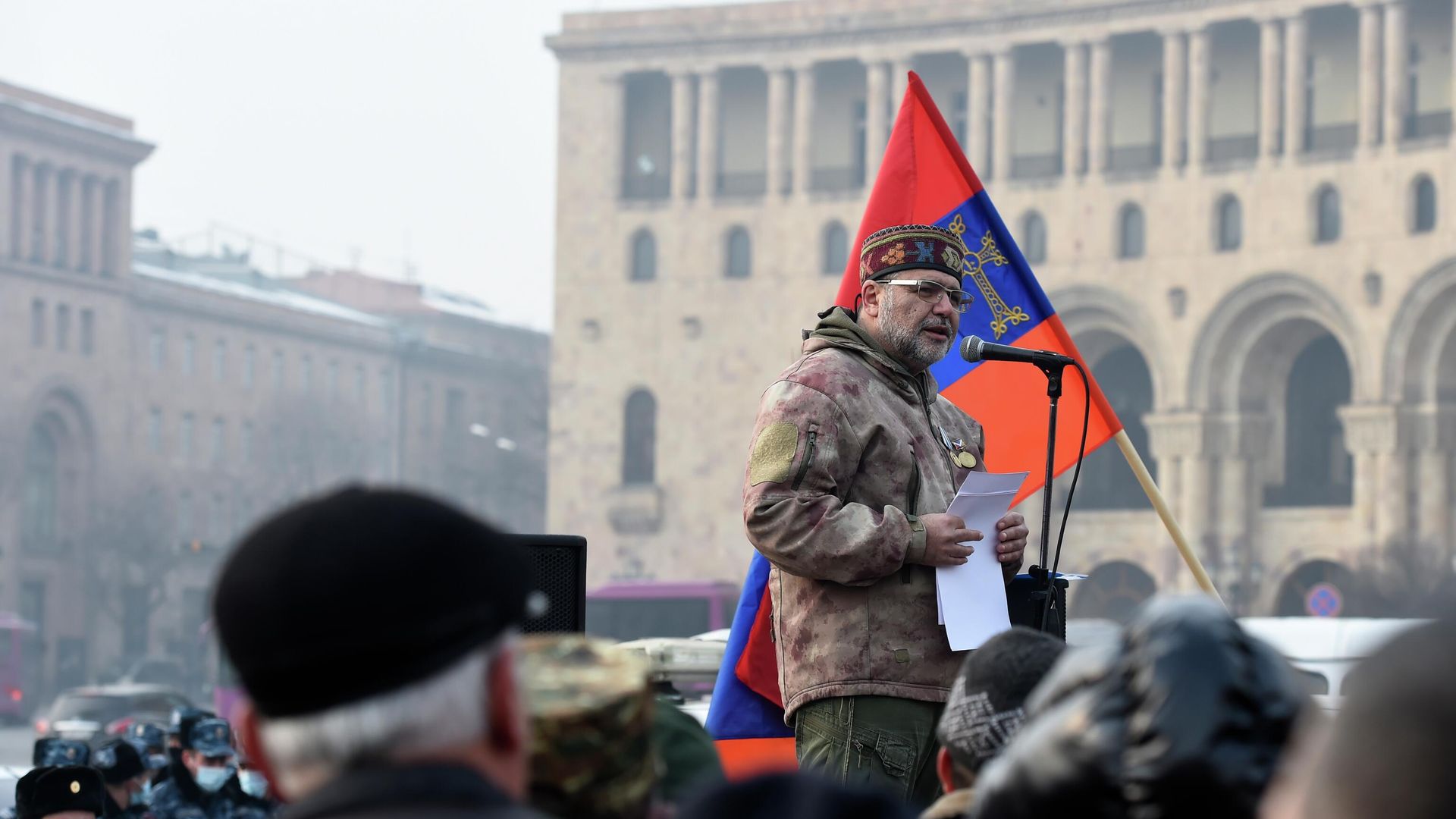Участники акции протеста с требованием отставки премьер-министра Армении Никола Пашиняна на площади Республики в Ереване - РИА Новости, 1920, 28.01.2021
