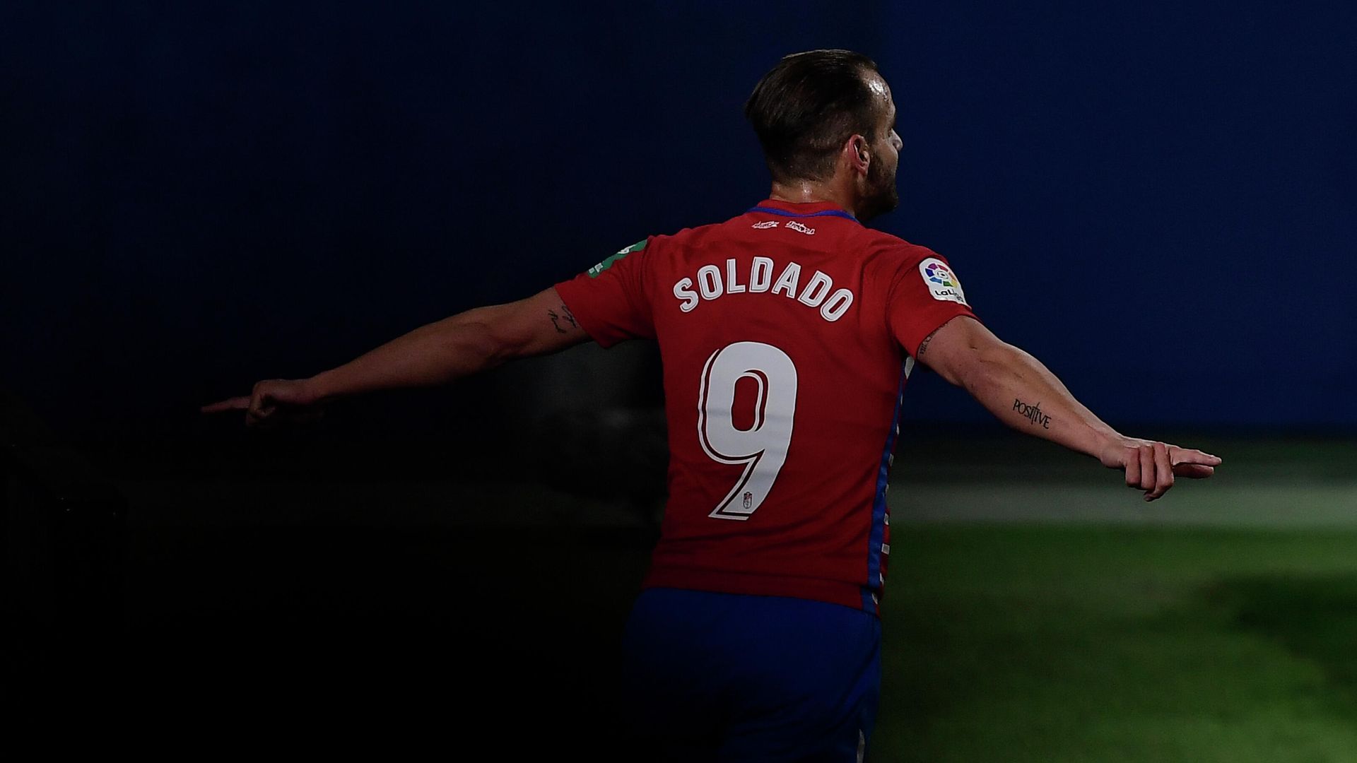 Granada's Spanish forward Roberto Soldado celebrates after scoring a goal during the Spanish league football match Villarreal CF against Granada FC at La Ceramica stadium in Vila-real on January 20, 2021. (Photo by JOSE JORDAN / AFP) Granada's Spanish forward Roberto Soldado celebrates after scoring a goal during the Spanish league football match Villarreal CF against Granada FC at La Ceramica stadium in Vila-real on January 20, 2021. (Photo by JOSE JORDAN / AFP) - РИА Новости, 1920, 28.01.2021