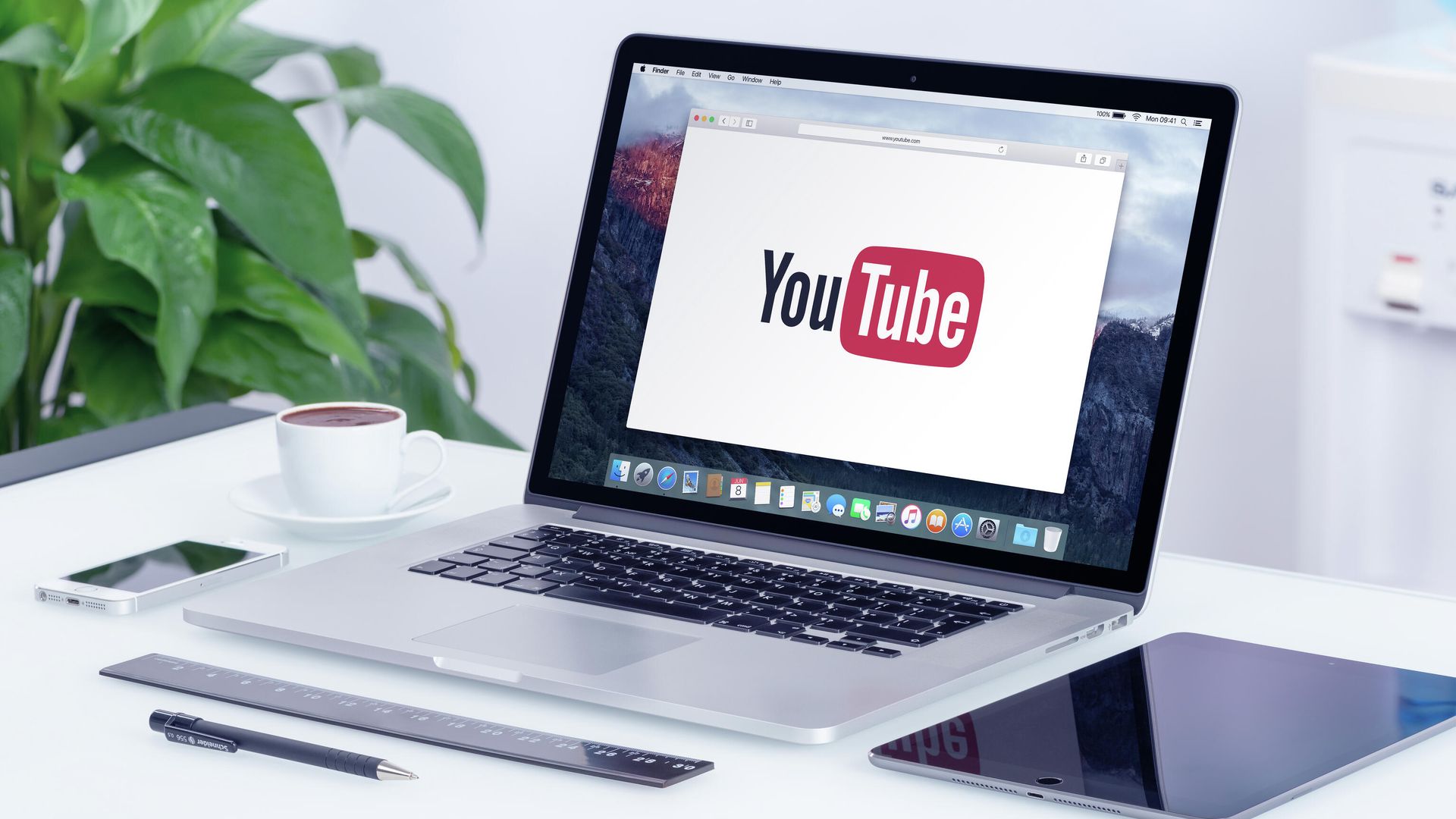 Логотип YouTube Логотип YouTube - РИА Новости, 1920, 04.02.2022
