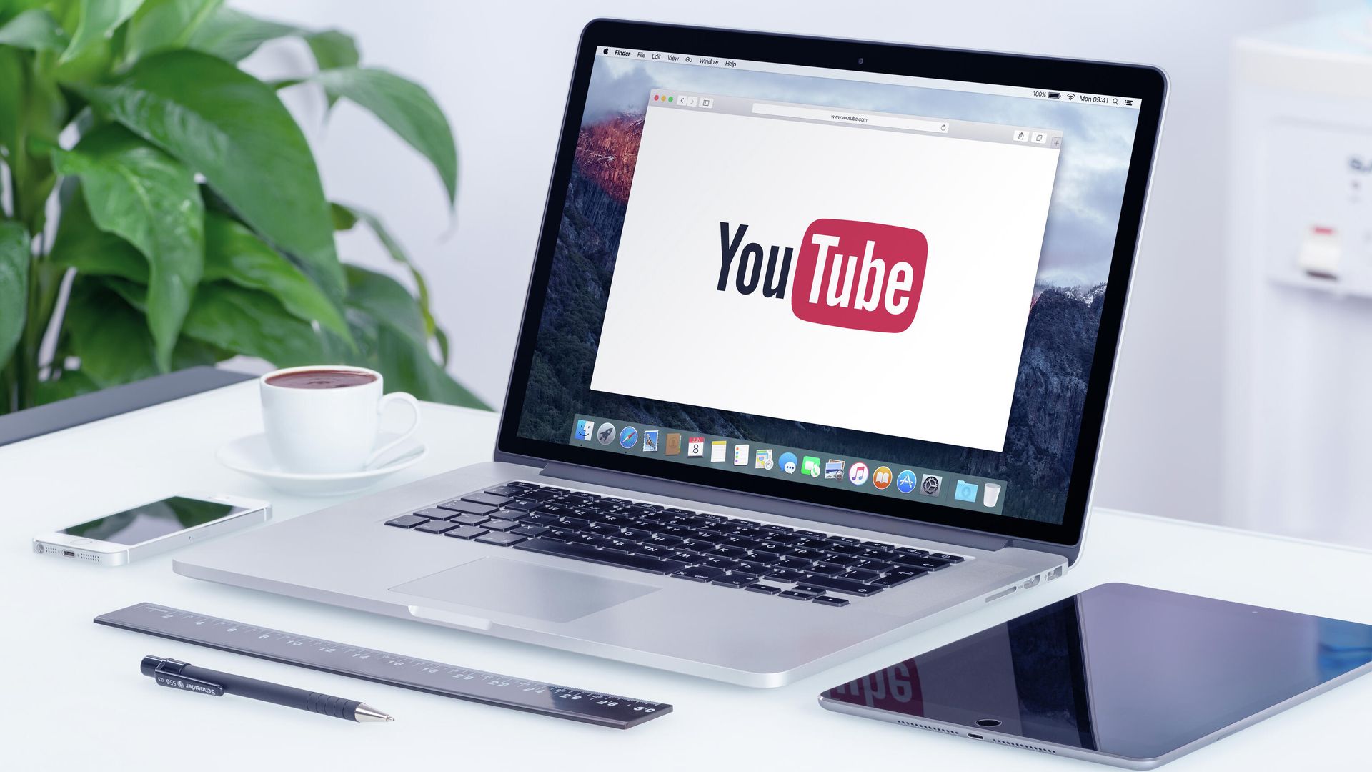 Логотип YouTube Логотип YouTube - РИА Новости, 1920, 03.02.2021