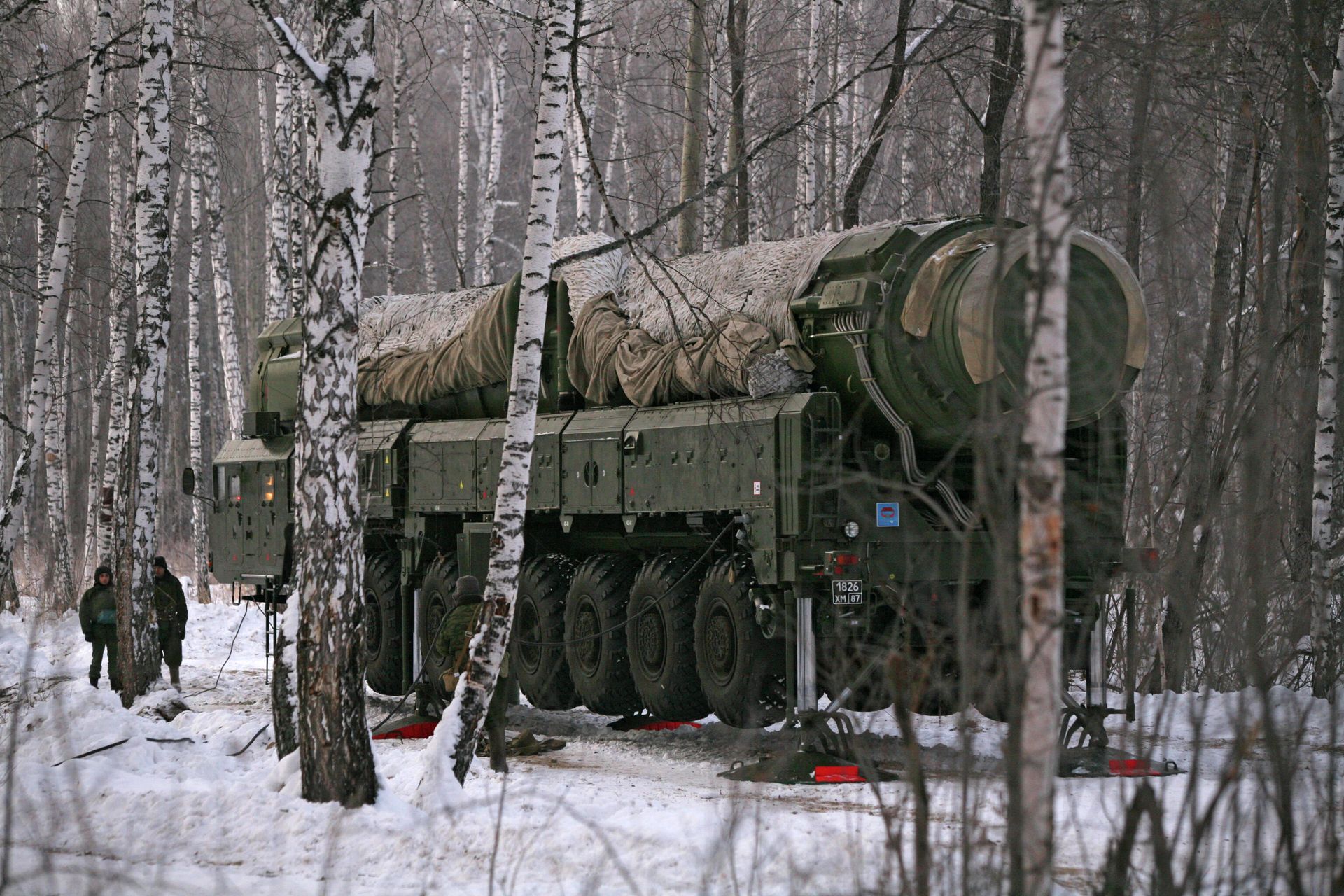 Ракетный комплекс Тополь на полигоне в Новосибирской области Ракетный комплекс Тополь на полигоне в Новосибирской области - РИА Новости, 1920, 26.12.2023