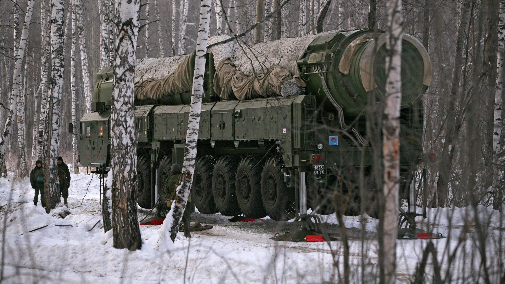 Ракетный комплекс Тополь на полигоне в Новосибирской области Ракетный комплекс Тополь на полигоне в Новосибирской области - РИА Новости, 1920, 03.02.2021
