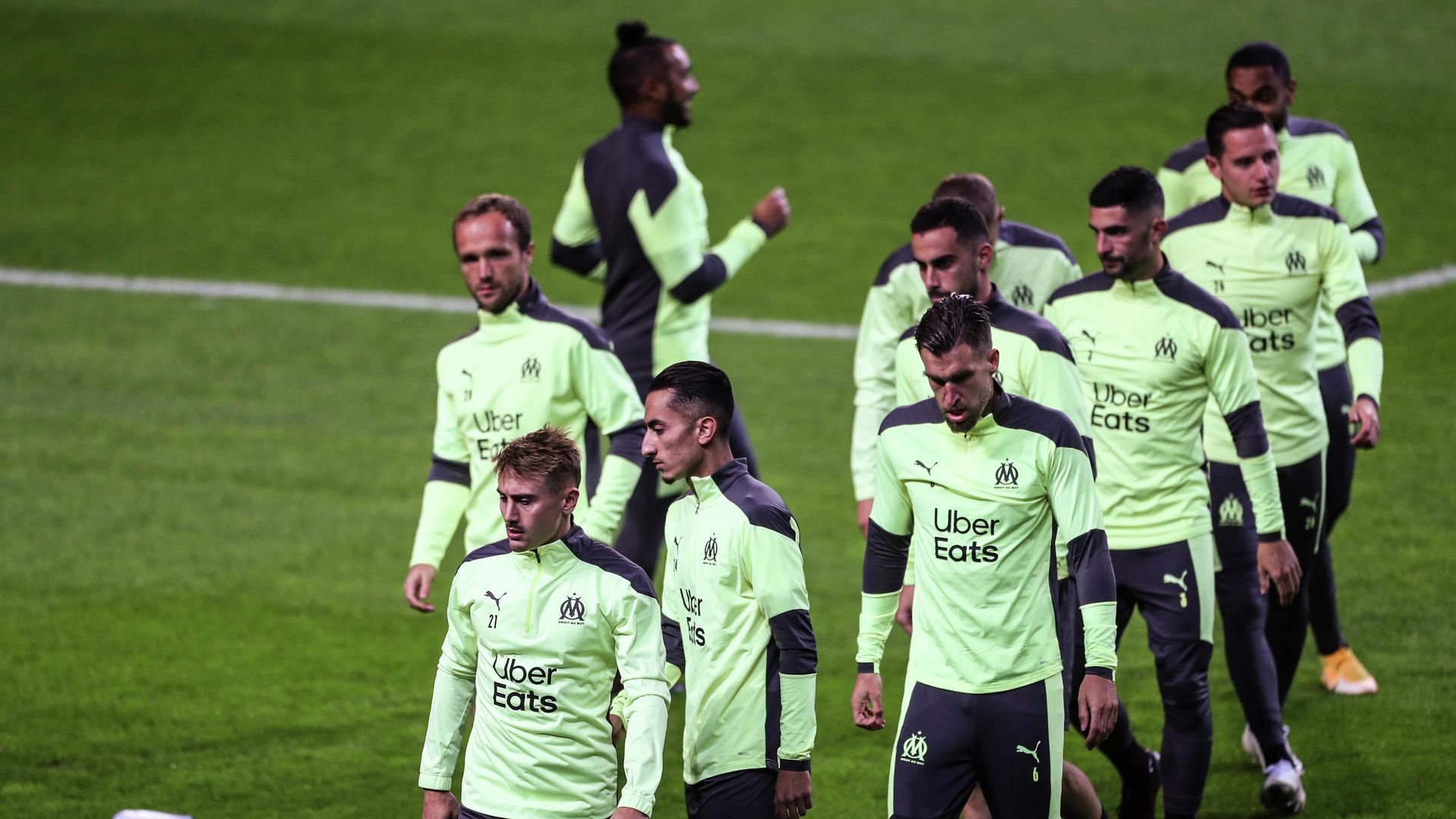 Marseille players take part in a training session at the Dragao stadium in Porto on November 2, 2020 on the eve of the UEFA Champions League football match between FC Porto and Olympique de Marseille. (Photo by CARLOS COSTA / AFP) Marseille players take part in a training session at the Dragao stadium in Porto on November 2, 2020 on the eve of the UEFA Champions League football match between FC Porto and Olympique de Marseille. (Photo by CARLOS COSTA / AFP) - РИА Новости, 1920, 30.01.2021