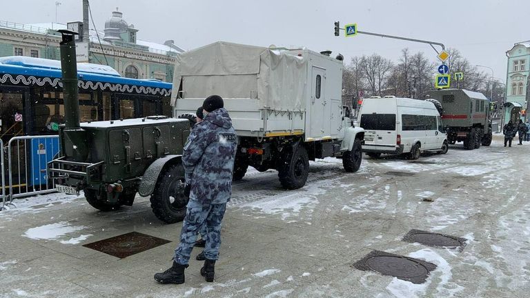 Росгвардия готовится угощать чаем прохожих на Трубной площади Росгвардия готовится угощать чаем прохожих на Трубной площади