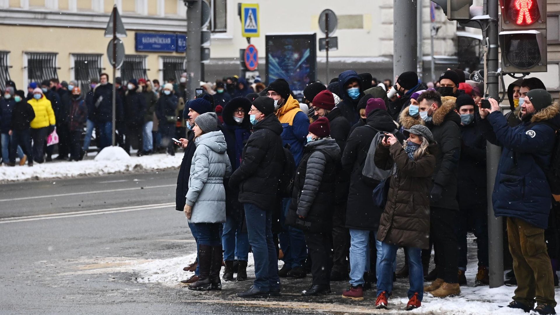 Участники несанкционированной акции сторонников Алексея Навального в Москве у площади Трех вокзалов Участники несанкционированной акции сторонников Алексея Навального в Москве у площади Трех вокзалов - РИА Новости, 1920, 11.02.2021