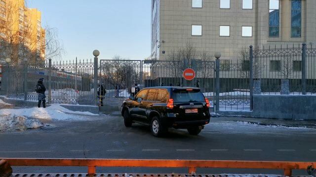 Дипломатический транспорт у здания Мосгорсуда Дипломатический транспорт у здания Мосгорсуда - РИА Новости, 1920, 02.02.2021