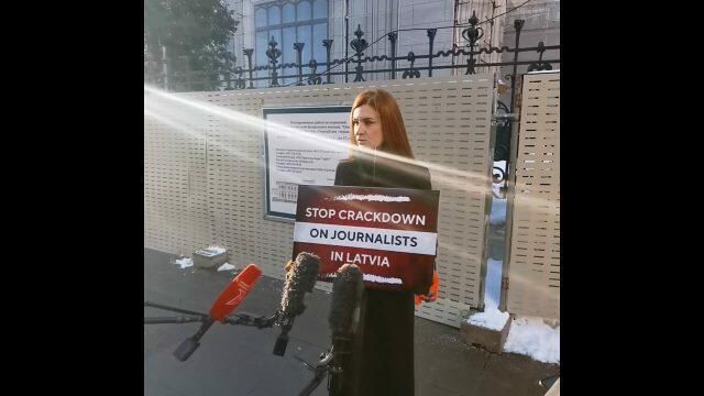 Бутина в пикете: Я здесь, чтобы привлечь внимание к бесправию Бутина в пикете: Я здесь, чтобы привлечь внимание к бесправию - РИА Новости, 1920, 02.02.2021