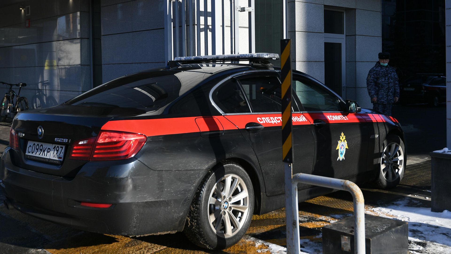 Служебный автомобиль возле здания Следственного комитета РФ Служебный автомобиль возле здания Следственного комитета РФ - РИА Новости, 1920, 12.01.2023