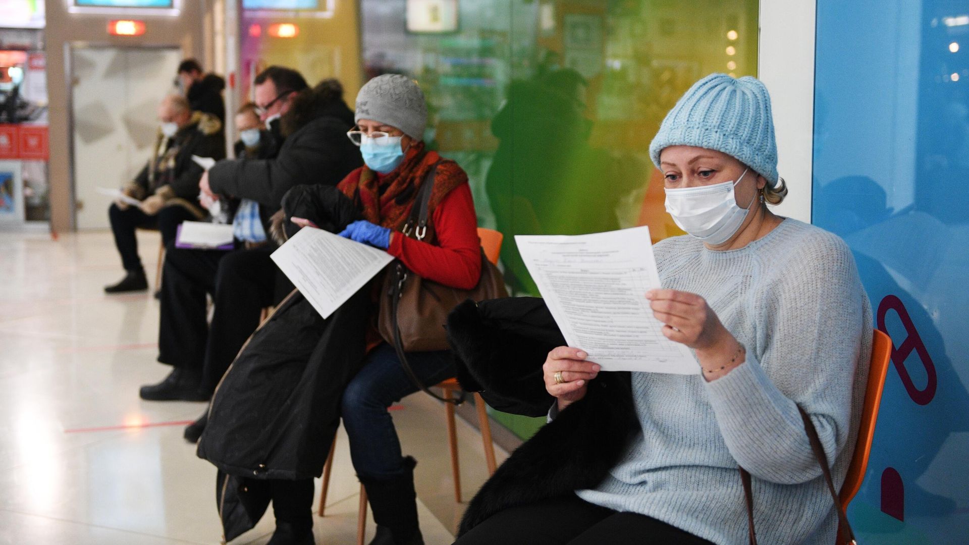 Вакцинация от COVID-19 в торговых центрах Москвы Вакцинация от COVID-19 в торговых центрах Москвы - РИА Новости, 1920, 18.02.2021