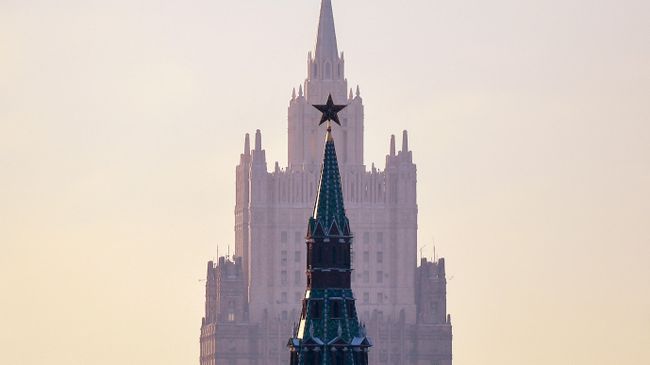 Вид на здание МИД в Москве