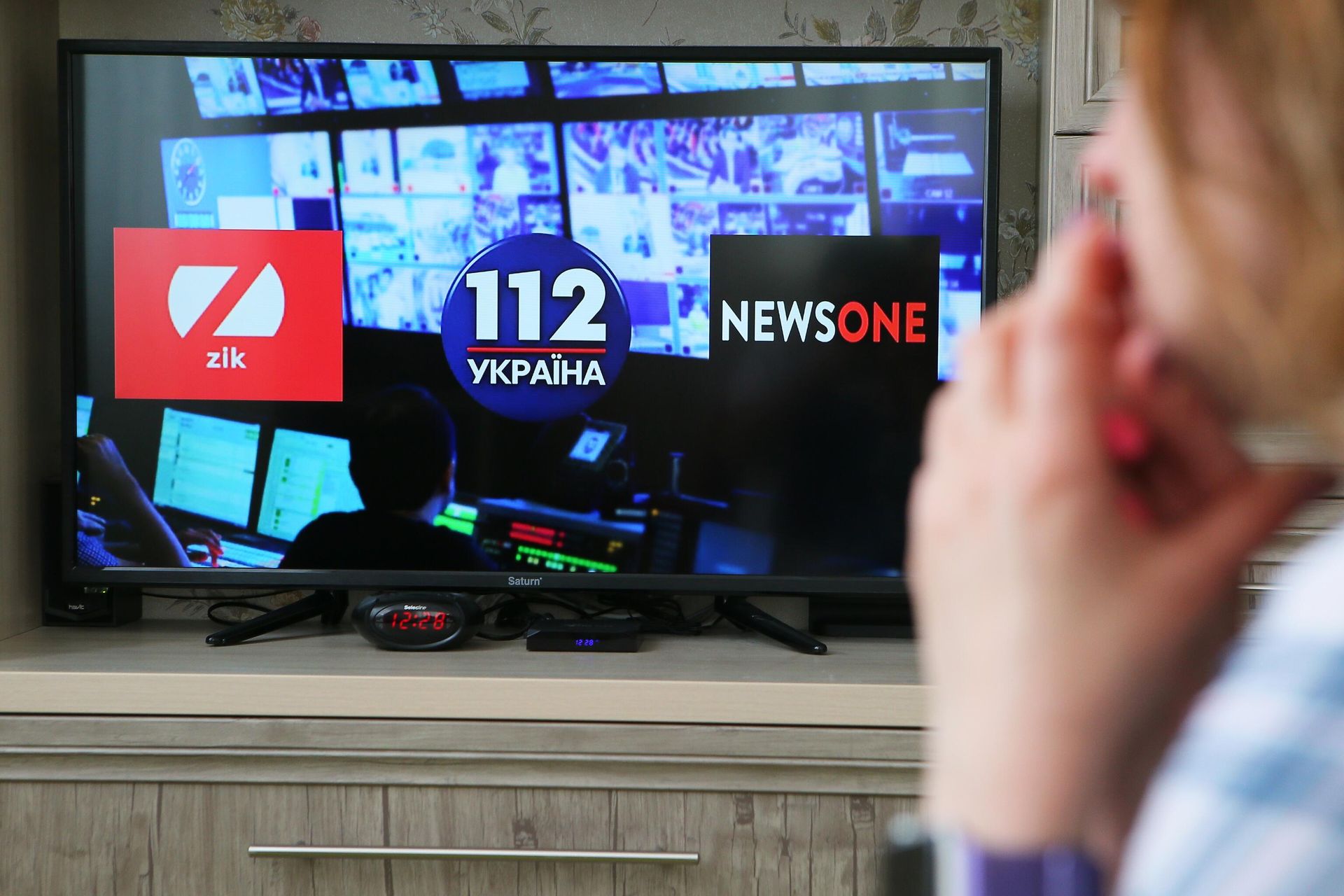 Экран телевизора с логотипами телеканалов ZIK, 112.Украина и NewsOne Экран телевизора с логотипами телеканалов ZIK, 112.Украина и NewsOne - РИА Новости, 1920, 05.03.2021