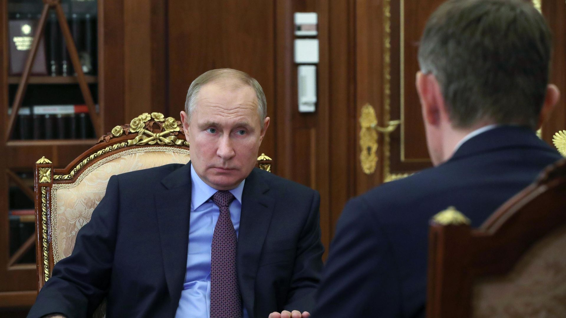 Президент РФ Владимир Путин во время встречи с министром экономического развития РФ Максимом Решетниковым Президент РФ Владимир Путин во время встречи с министром экономического развития РФ Максимом Решетниковым - РИА Новости, 1920, 12.05.2026