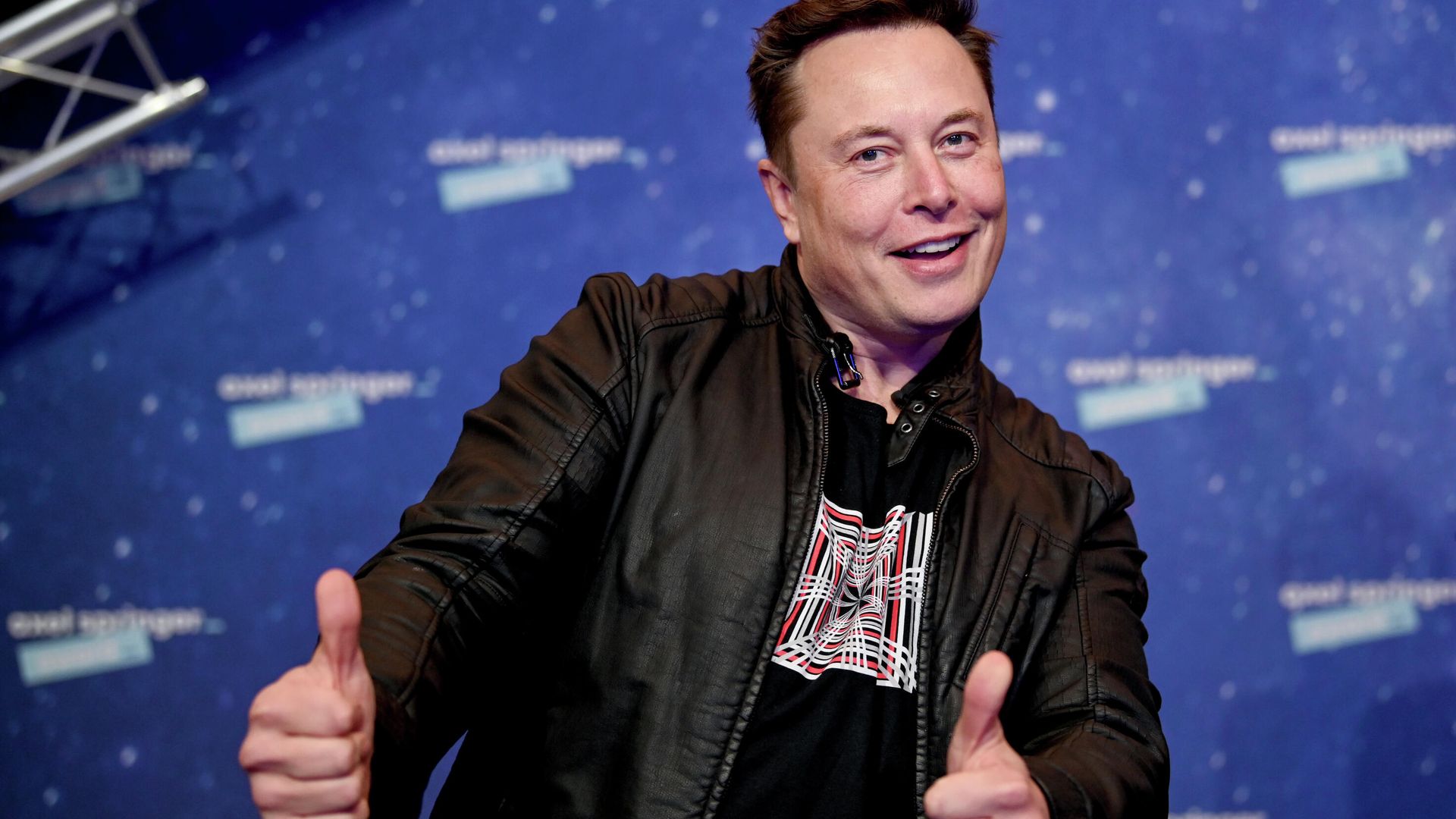 Владелец SpaceX и генеральный директор Tesla Илон Маск Владелец SpaceX и генеральный директор Tesla Илон Маск - РИА Новости, 1920, 15.02.2021
