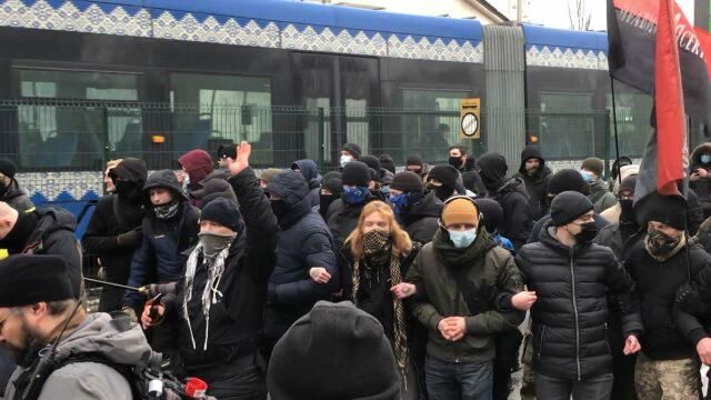 Протест радикалов у здания телеканала Наш в Киеве Протест радикалов у здания телеканала Наш в Киеве - РИА Новости, 1920, 04.02.2021