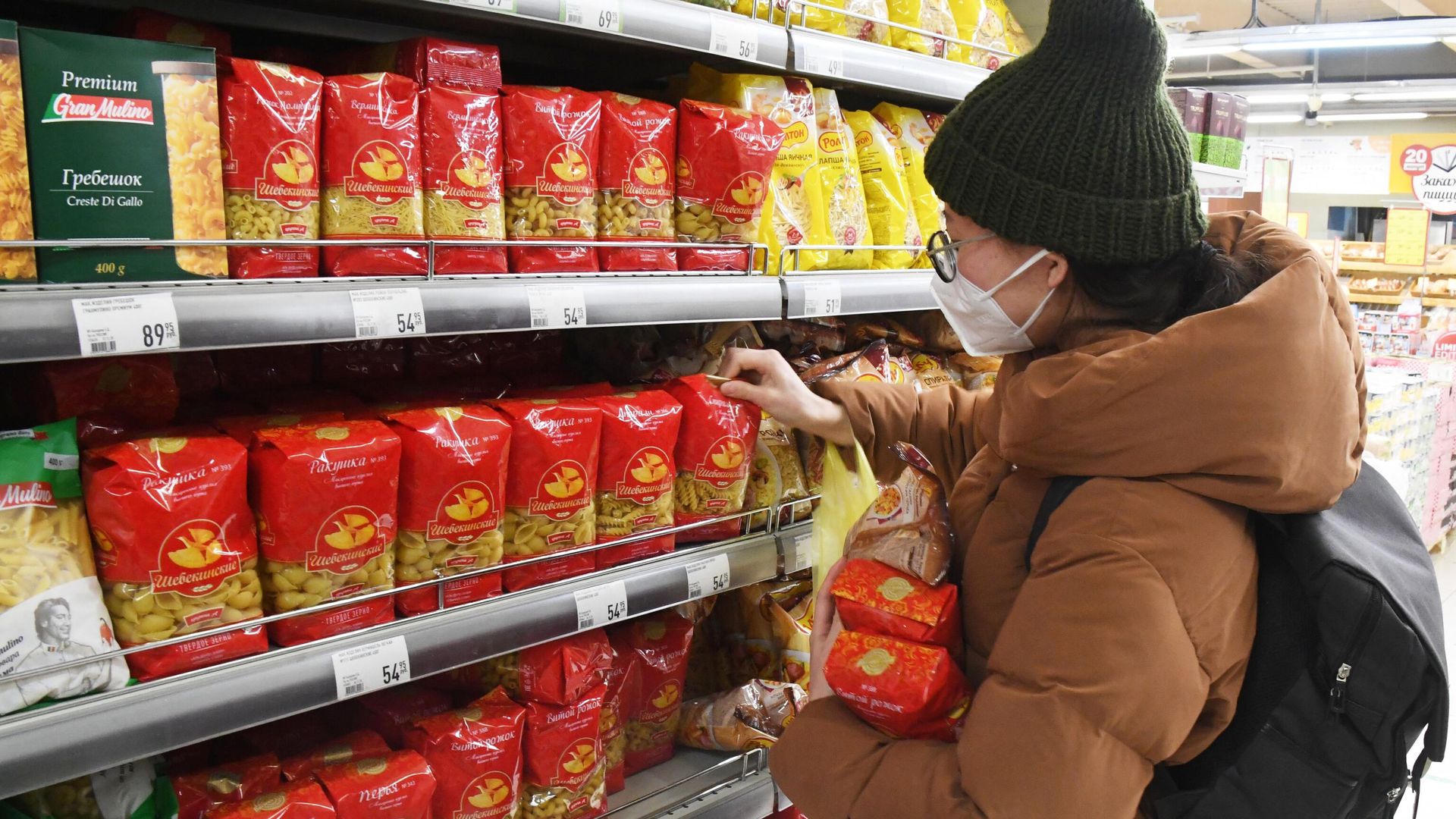 Полка с макаронными изделиями в продуктовом магазине Полка с макаронными изделиями в продуктовом магазине - РИА Новости, 1920, 28.02.2021