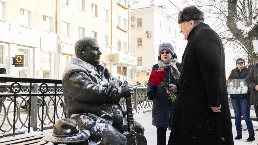 Памятник певцу Михаилу Кругу в Твери Памятник певцу Михаилу Кругу в Твери - РИА Новости, 1920, 16.05.2024